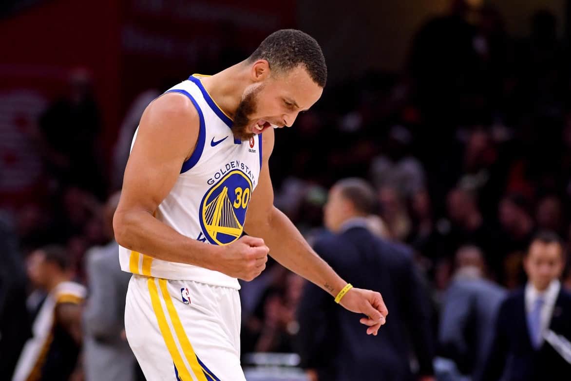 Stephen Curry contact lenses help him win